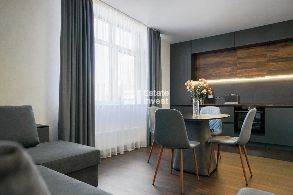 I will sell a 3-room apartment with a new designer renovation in the Varsha residential complex