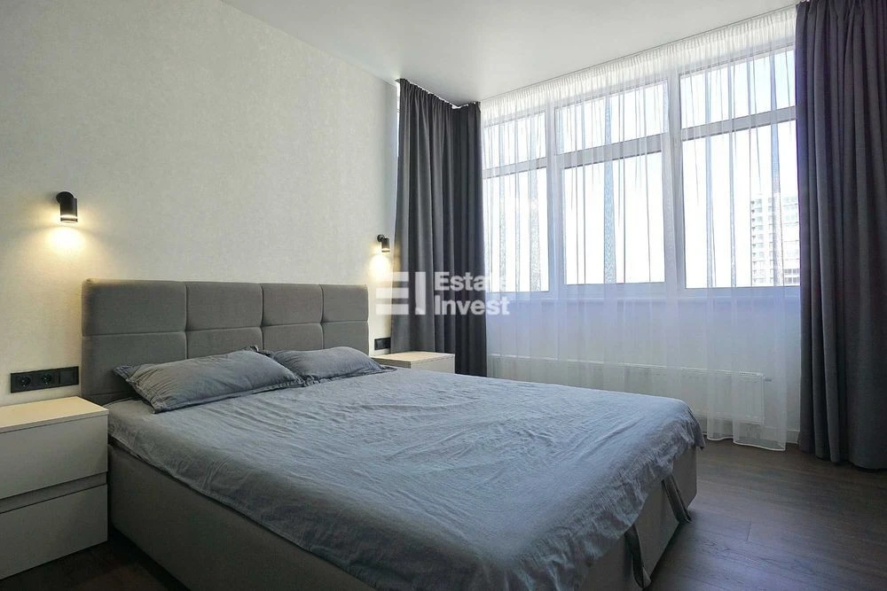 I will sell a 3-room apartment with a new designer renovation in the Varsha residential complex