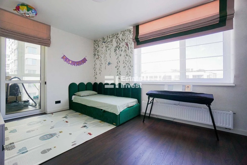 I will sell a 3-room apartment with a new designer renovation in the Varsha residential complex