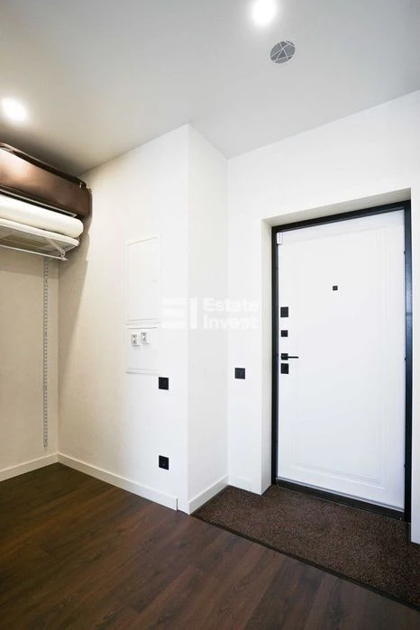 I will sell a 3-room apartment with a new designer renovation in the Varsha residential complex