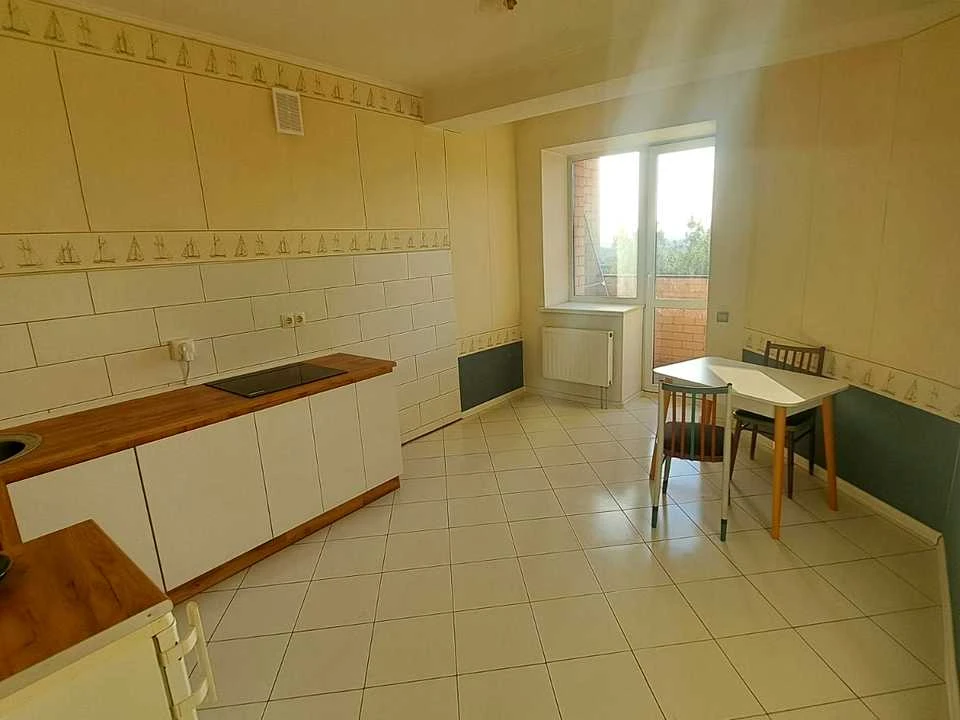 Apartment. Bucha, Nove shose