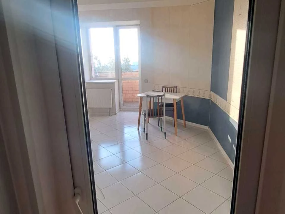Apartment. Bucha, Nove shose