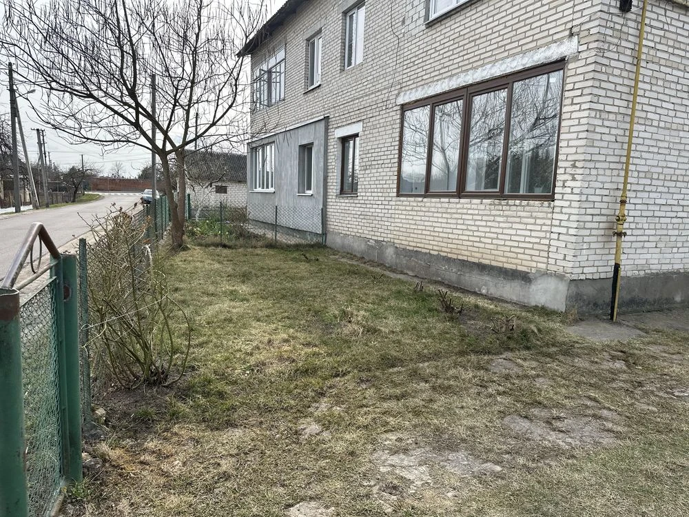 Продається 3-кімнатна квартира.