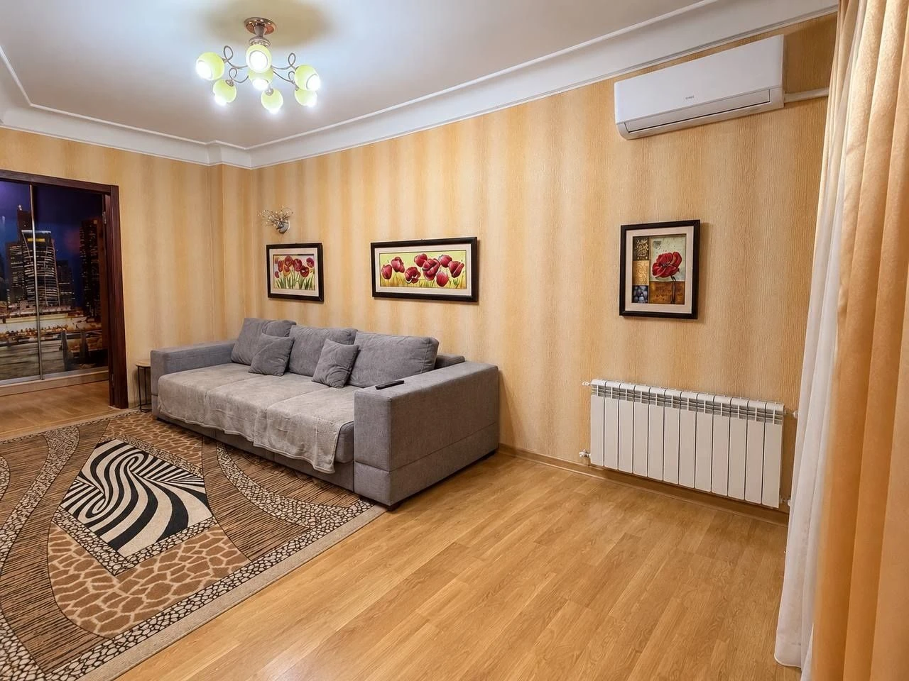 Sale of a 2-room apartment in the Stalinist style in the city center