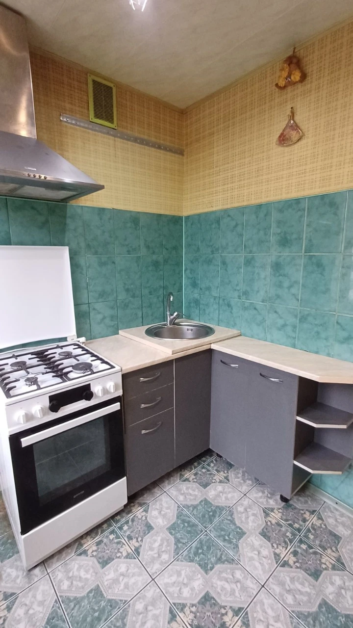 Продається 2-кімнатна квартира. вул. Генерала Радієвського, Саксон