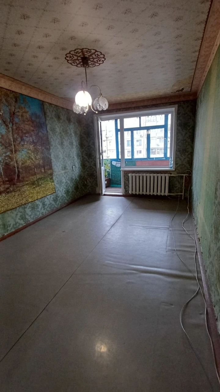 Продається 2-кімнатна квартира. вул. Генерала Радієвського, Саксон