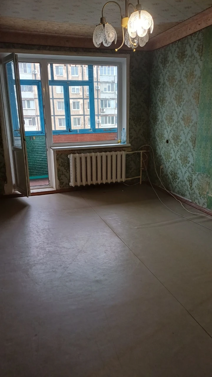 Продається 2-кімнатна квартира. вул. Генерала Радієвського, Саксон