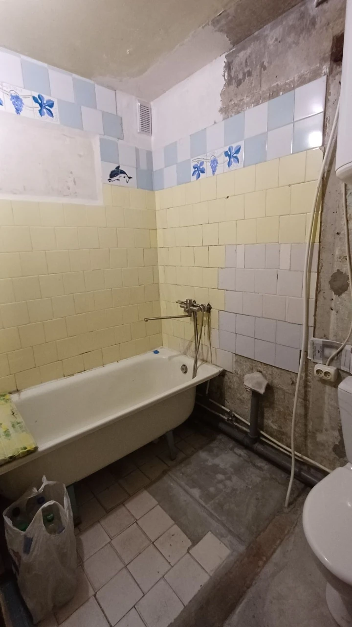 Продається 2-кімнатна квартира. вул. Генерала Радієвського, Саксон