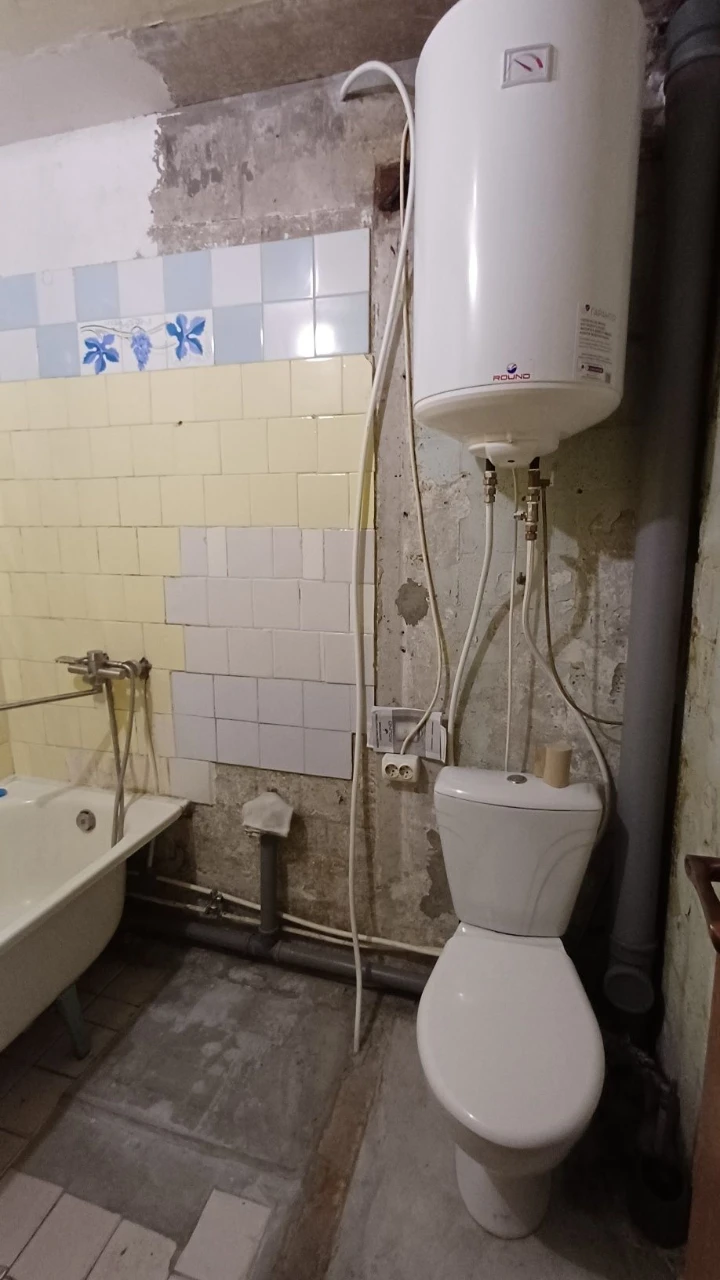 Продається 2-кімнатна квартира. вул. Генерала Радієвського, Саксон