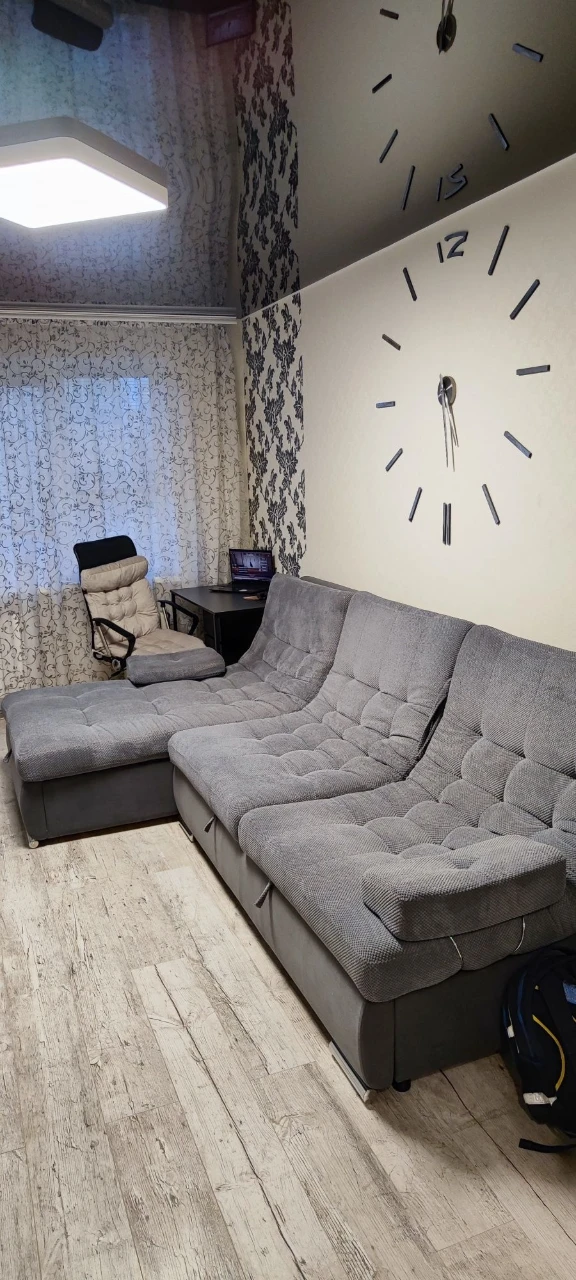 For sale 3 rooms in building 5/9, Gornyatsky district