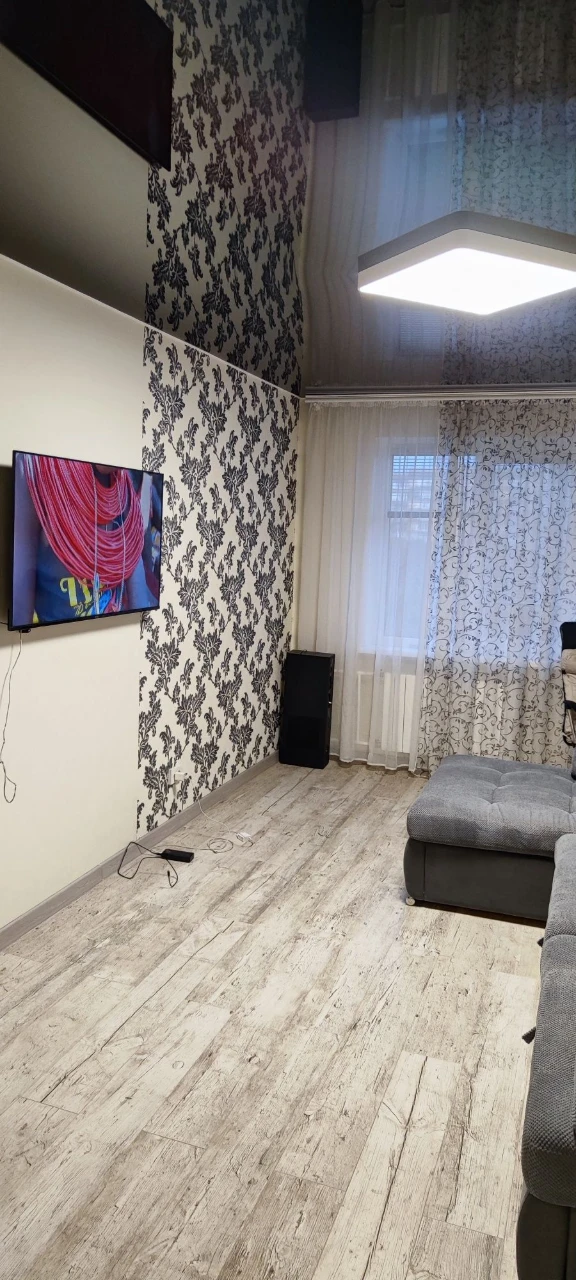 For sale 3 rooms in building 5/9, Gornyatsky district