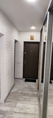 For sale 3 rooms in building 5/9, Gornyatsky district