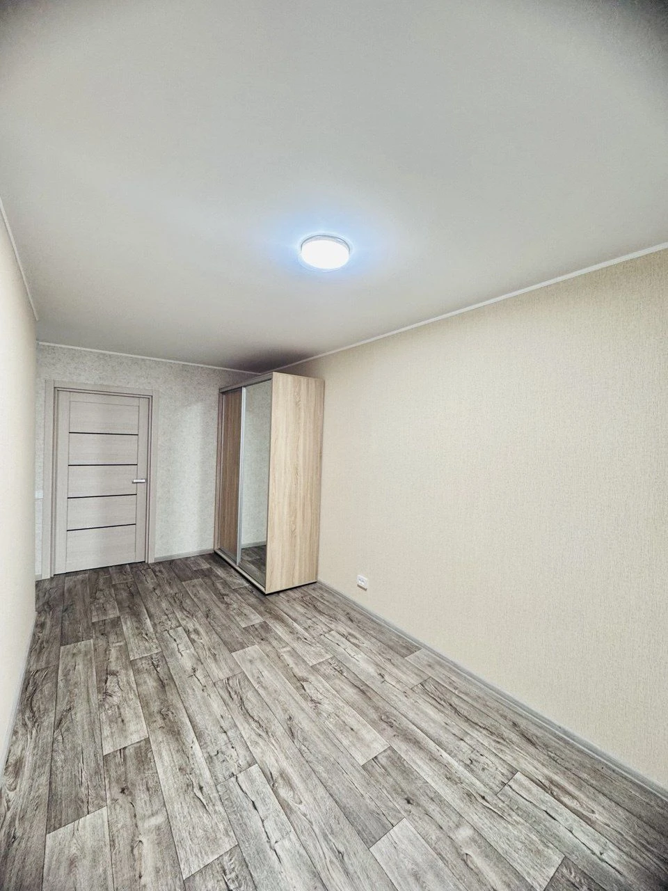 Продам 3-кімнатну квартиру по вул.Соборності (Соцмісто)