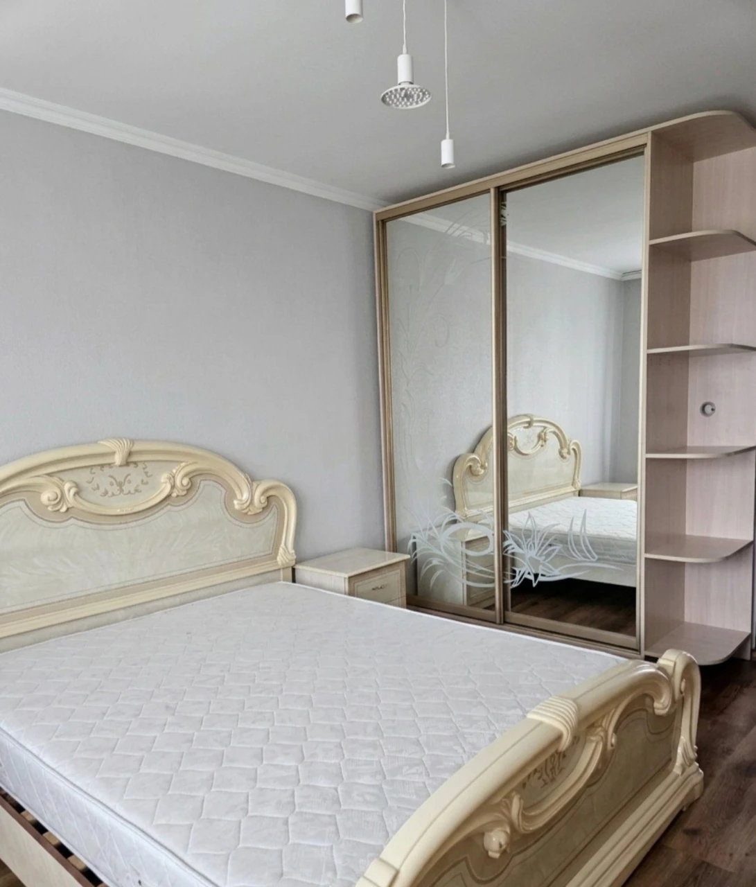 Продам 2х кімнатну квартиру на Даманском