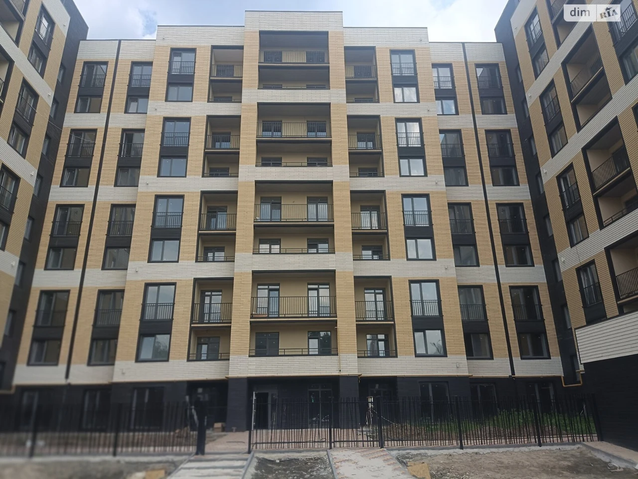 Продаж Квартира Озерна