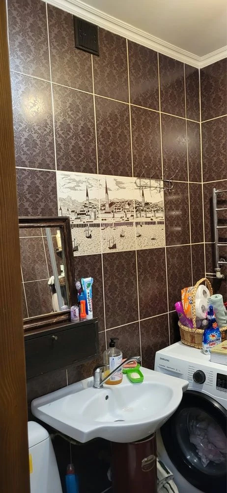 Двокімнатна квартира в центрі, на вулиці Торгова площа. М