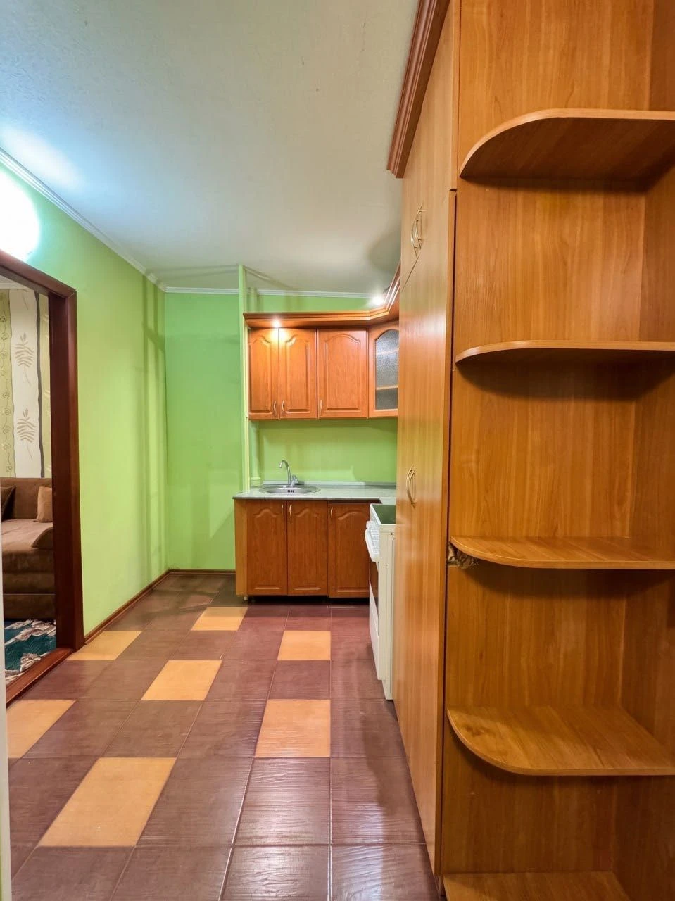 Sale of a 1-room apartment with an interesting layout.