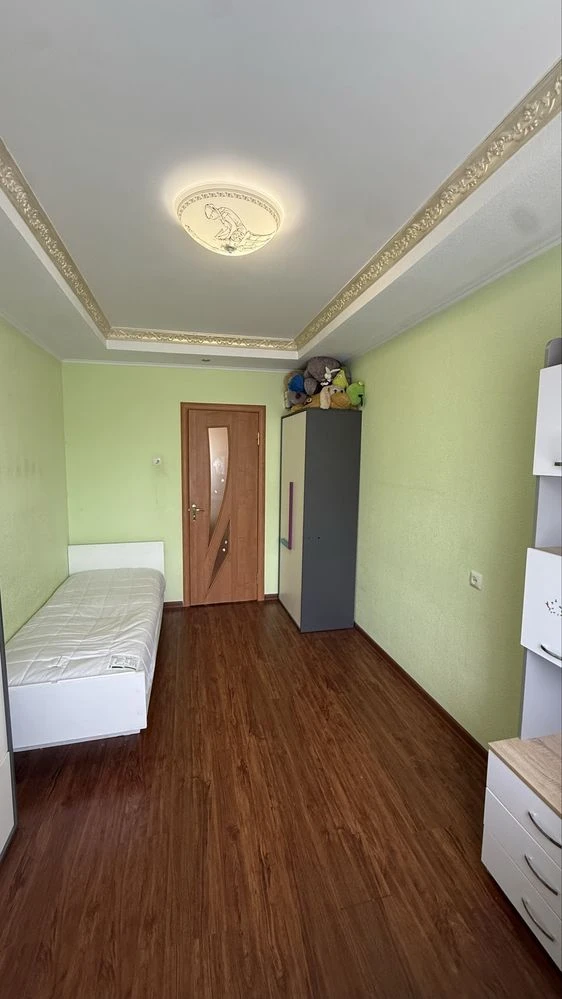 Продається 3-кімнатна квартира в центрі міста Миронівка