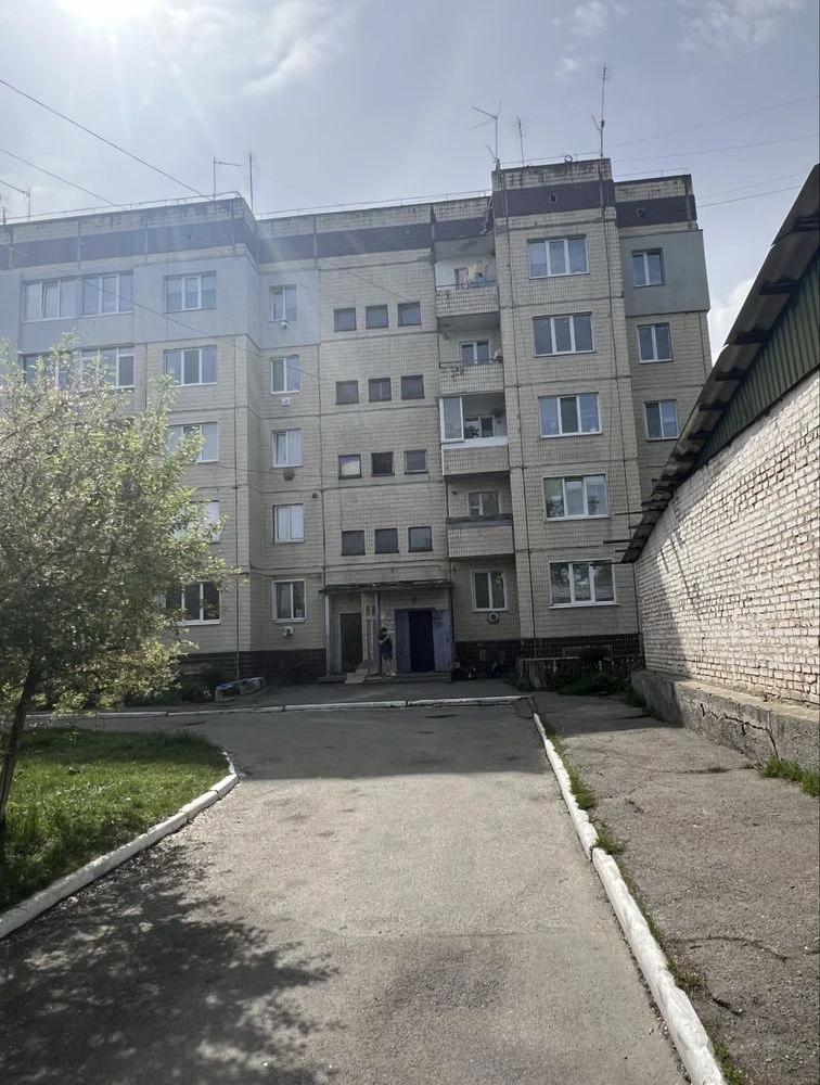 Sale of a 3-room apartment in the city of Skvira