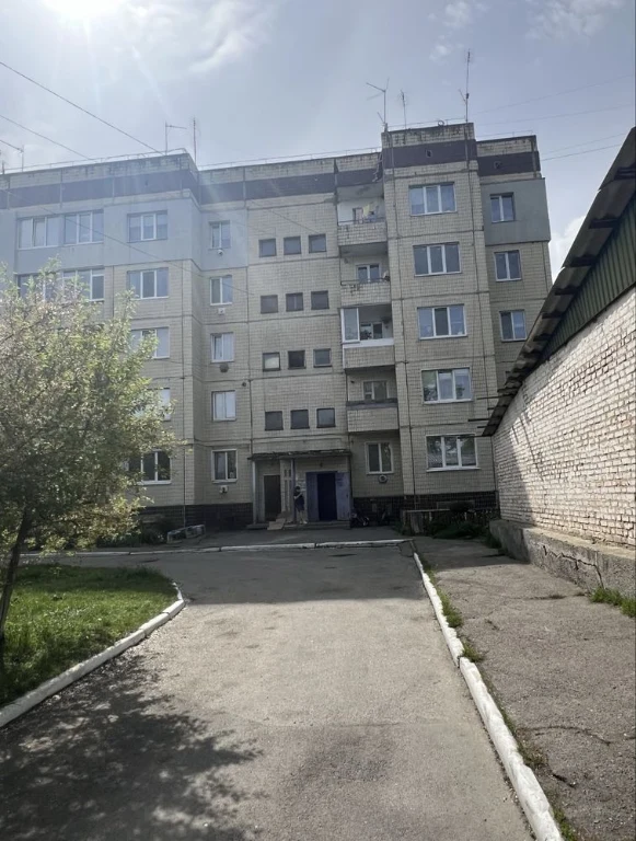 Sale of a 3-room apartment in the city of Skvira