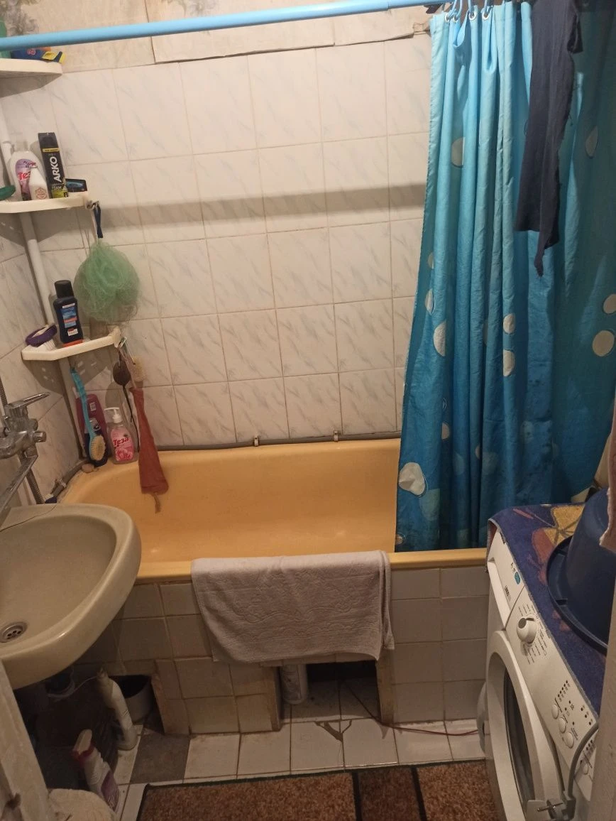 Продам 3-х кімнатну квартиру. Центр.