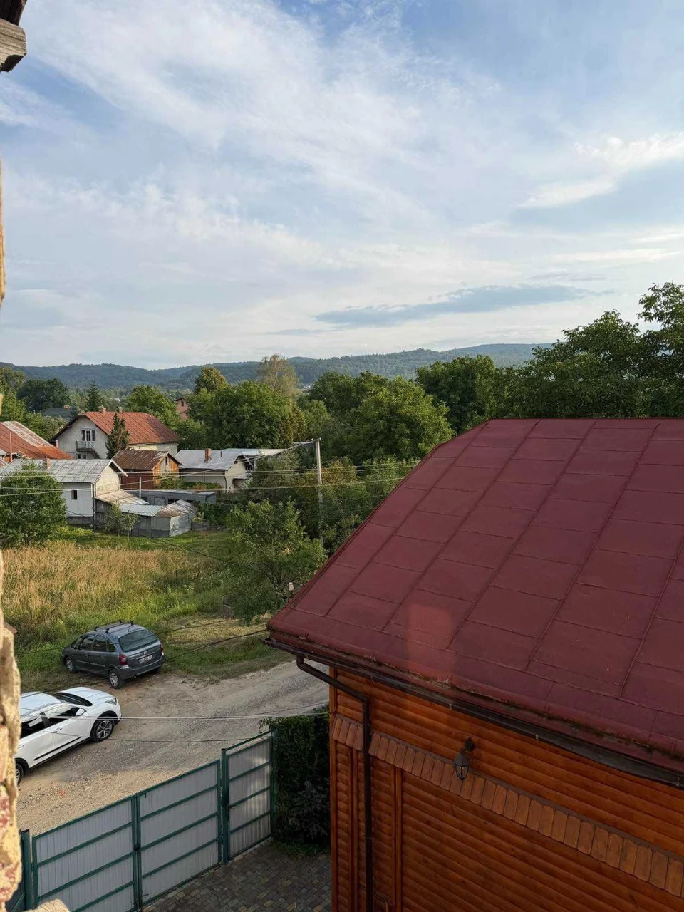 Sale of a large 2-bedroom apartment, in renovation, in the city of Bory