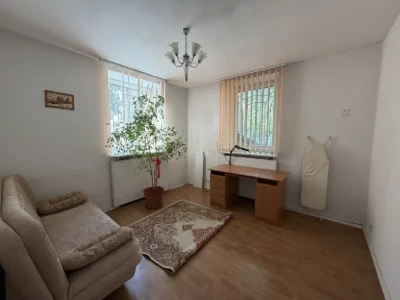 2-bedroom apartment, low floor