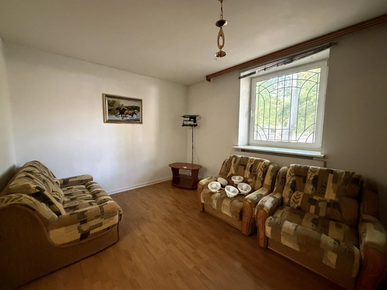 2-bedroom apartment, low floor