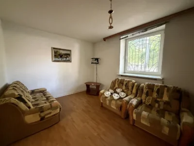 2-bedroom apartment, low floor