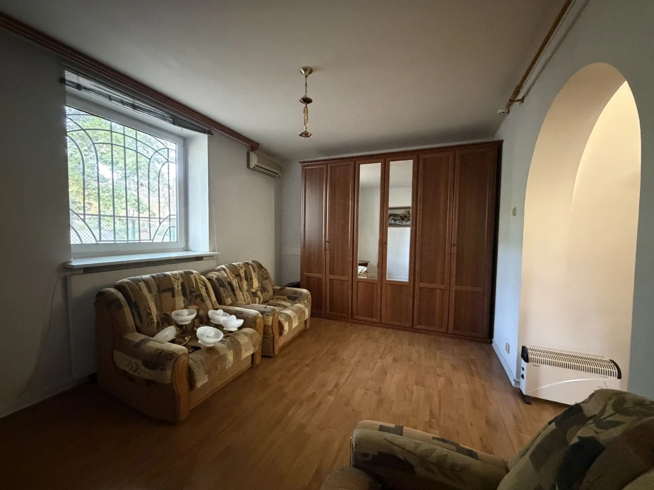 2-bedroom apartment, low floor