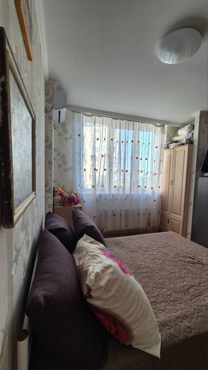 Sale of a 1-room apartment in a new building.