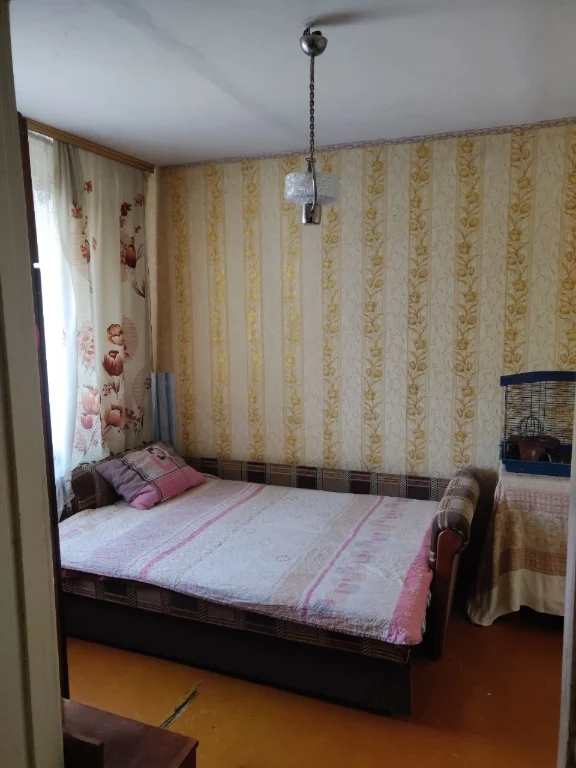 Продається трикімнатна квартира