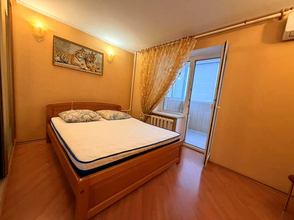 Apartment. Chernomorsk, Parkova St.
