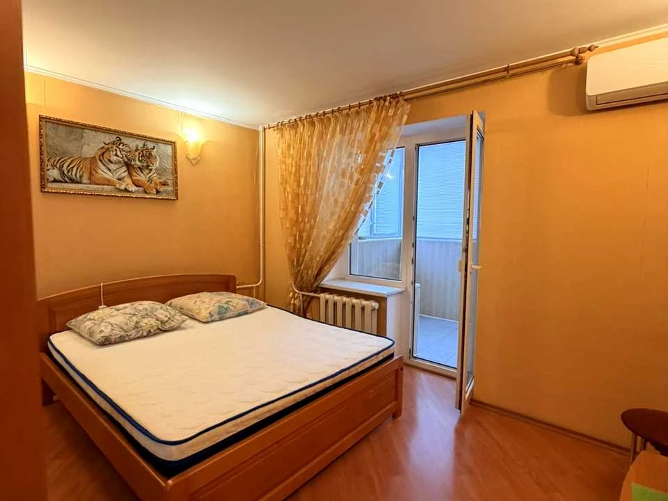 Apartment. Chernomorsk, Parkova St.