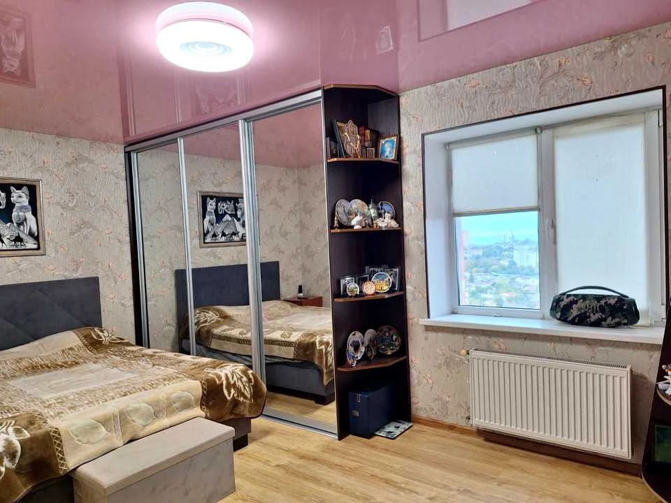 Apartment. Odesa, Zakhisnykiv України Street.