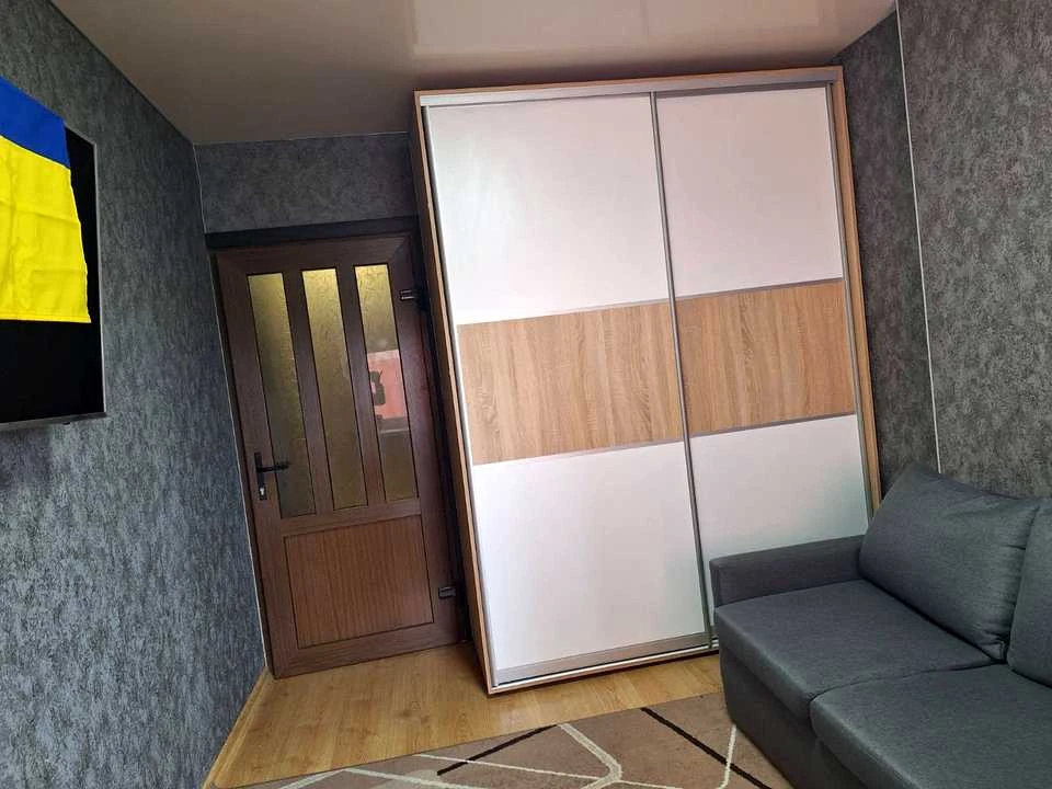 Apartment. Odesa, Zakhisnykiv України Street.