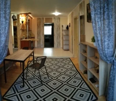 Продам квартиру 100 м2. в центре г. Карловка