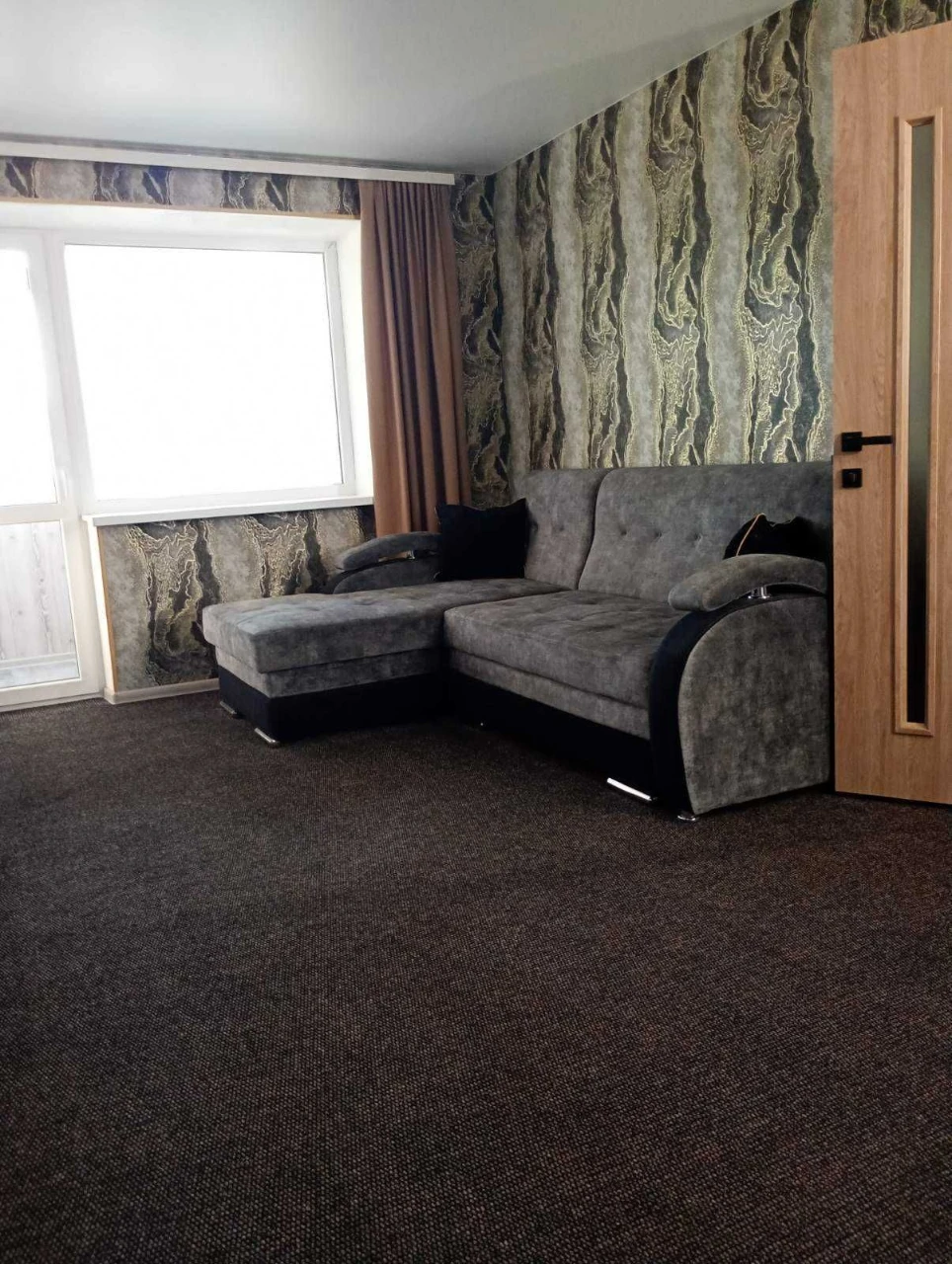 Продам квартиру 100 м2. в центре г. Карловка