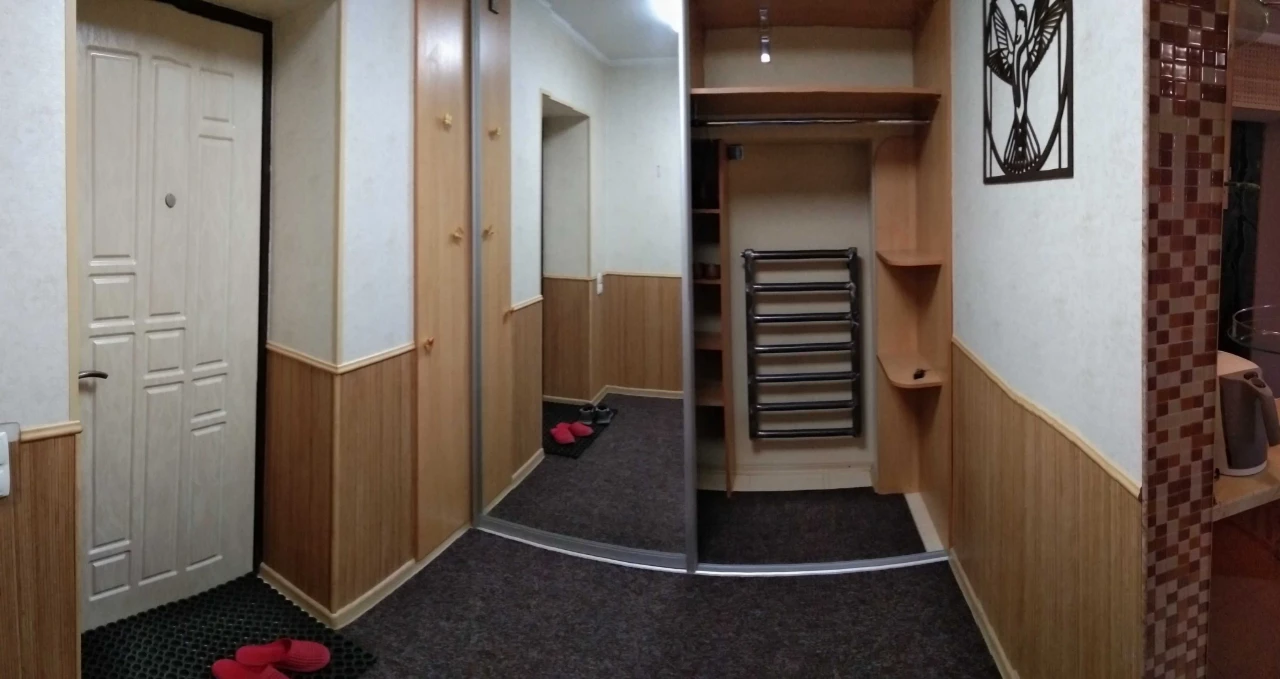 Продам квартиру 100 м2. в центре г. Карловка