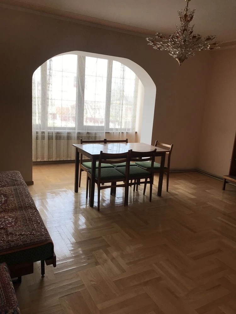Продається 3-комнатная квартира