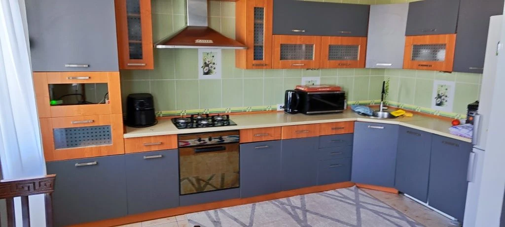3-bedroom apartment in the city center