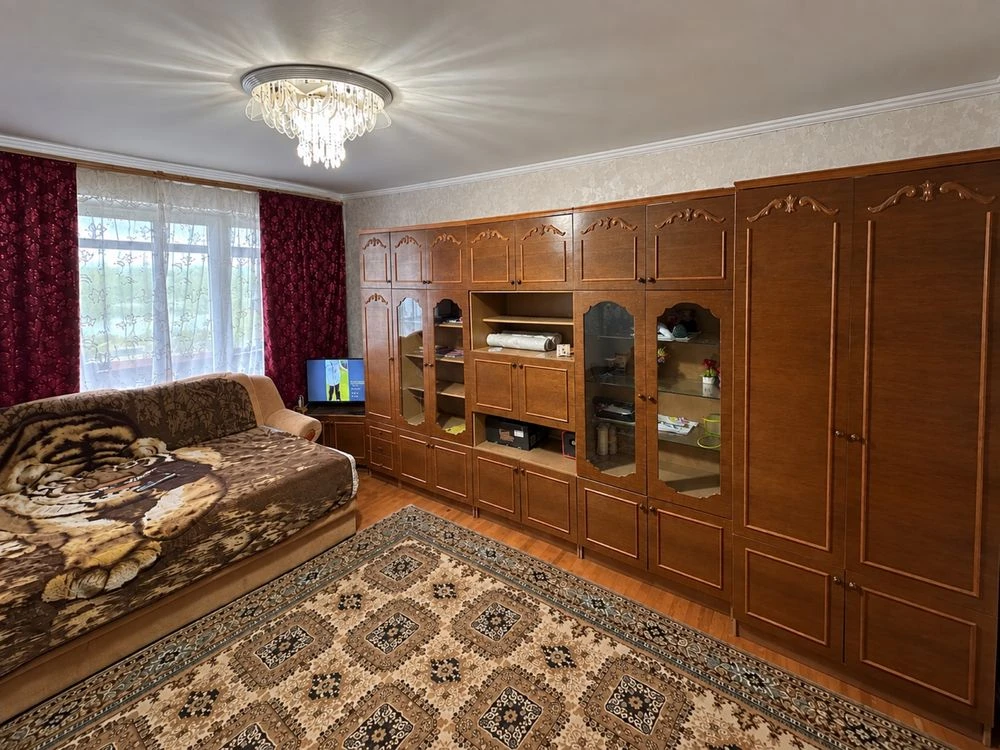 4-bedroom apartment for sale in Kanev
