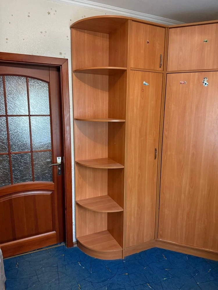 Капітальна трикімнатна квартира в центрі Шполи