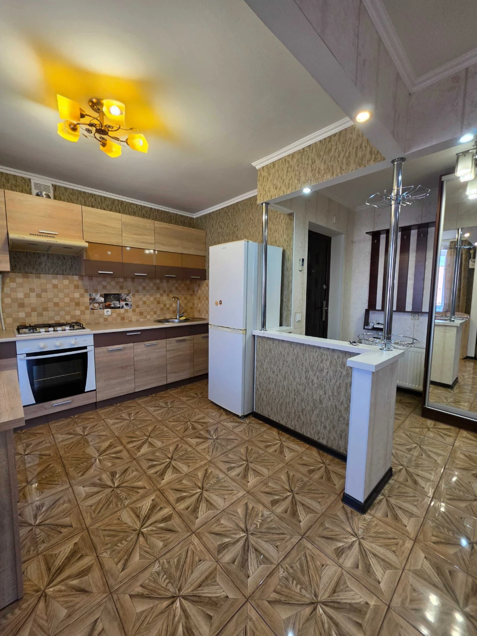 Ready-to-move-in one-and-a-half-room apartment in a new building, center
