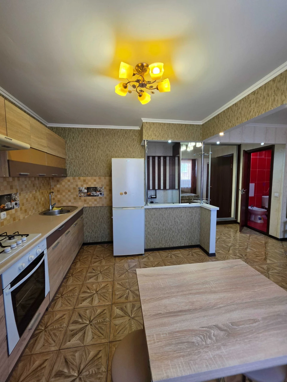 Ready-to-move-in one-and-a-half-room apartment in a new building, center