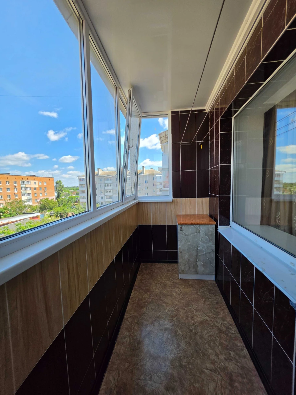 Ready-to-move-in one-and-a-half-room apartment in a new building, center