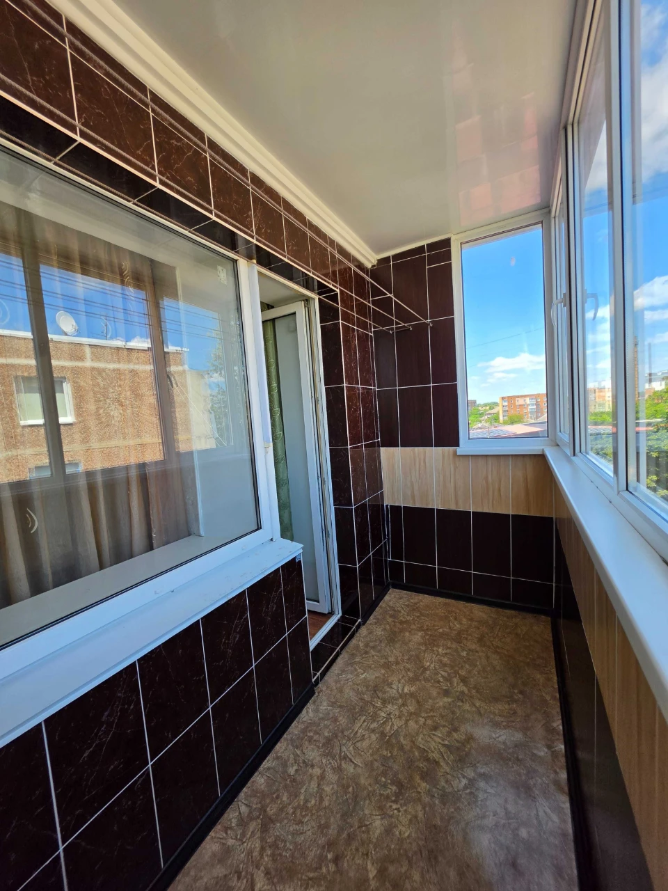 Ready-to-move-in one-and-a-half-room apartment in a new building, center