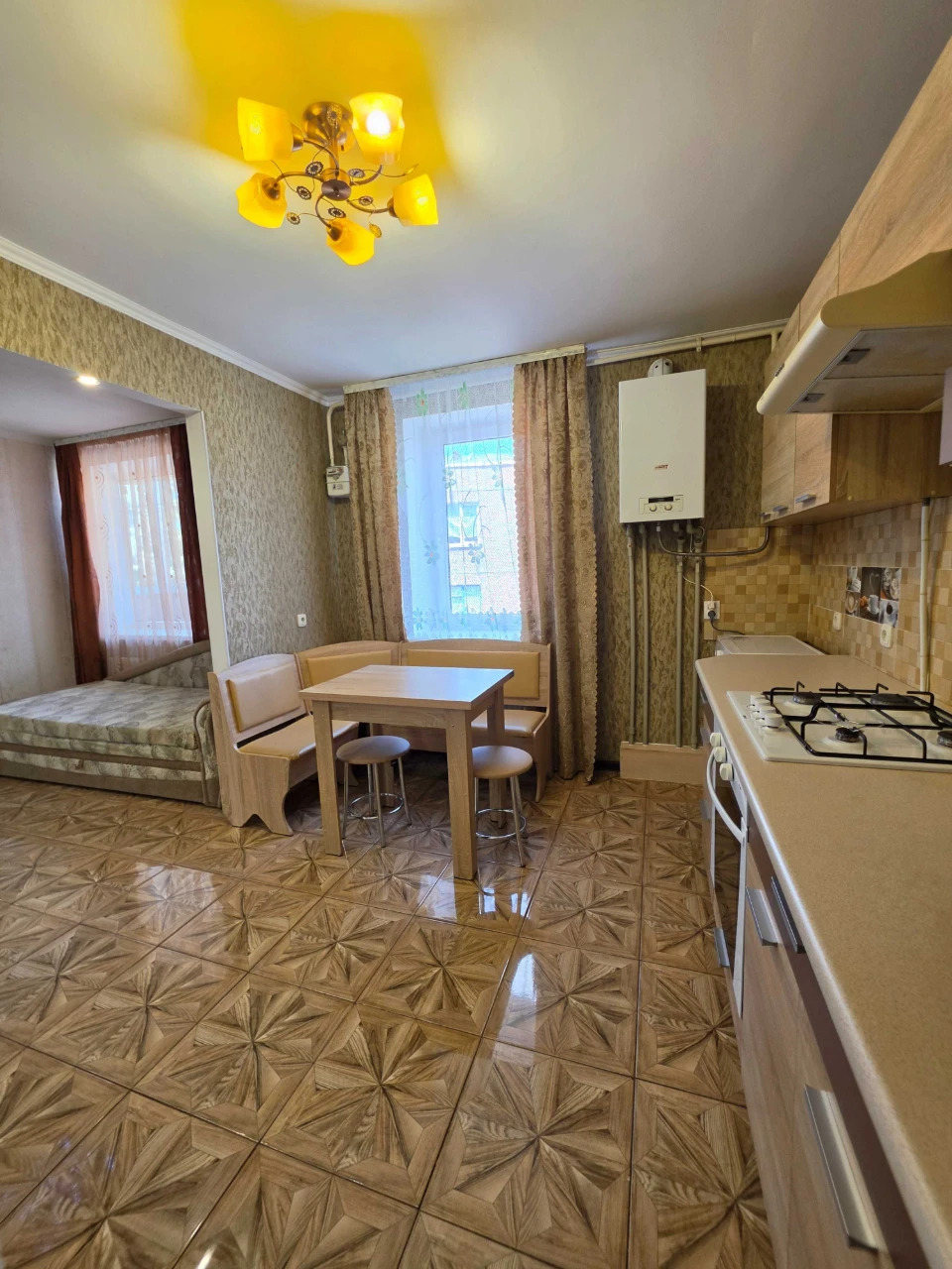 Ready-to-move-in one-and-a-half-room apartment in a new building, center