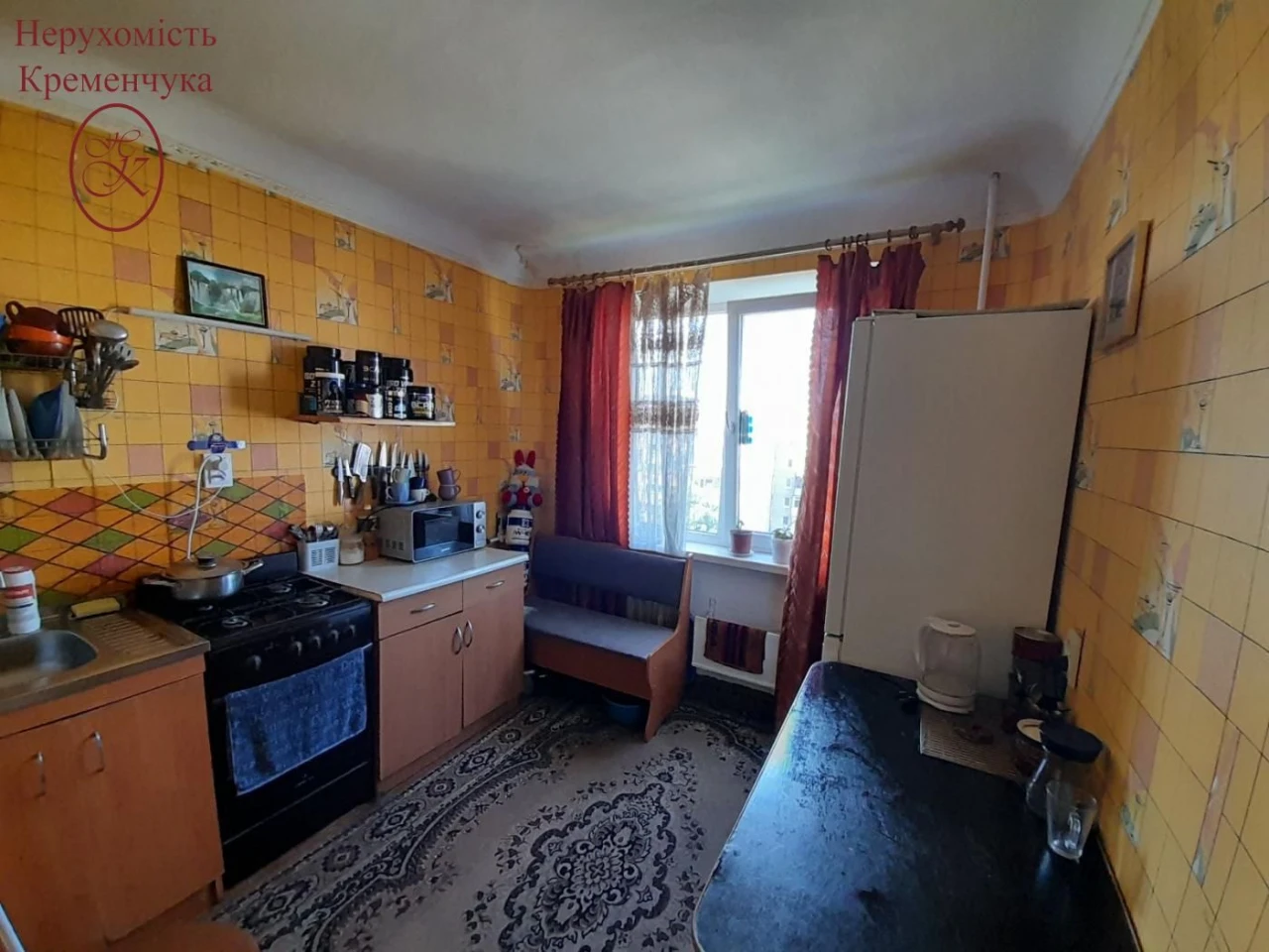For Sale: 2-Bedroom Apartment with Balcony on Heroes of Ukraine Street