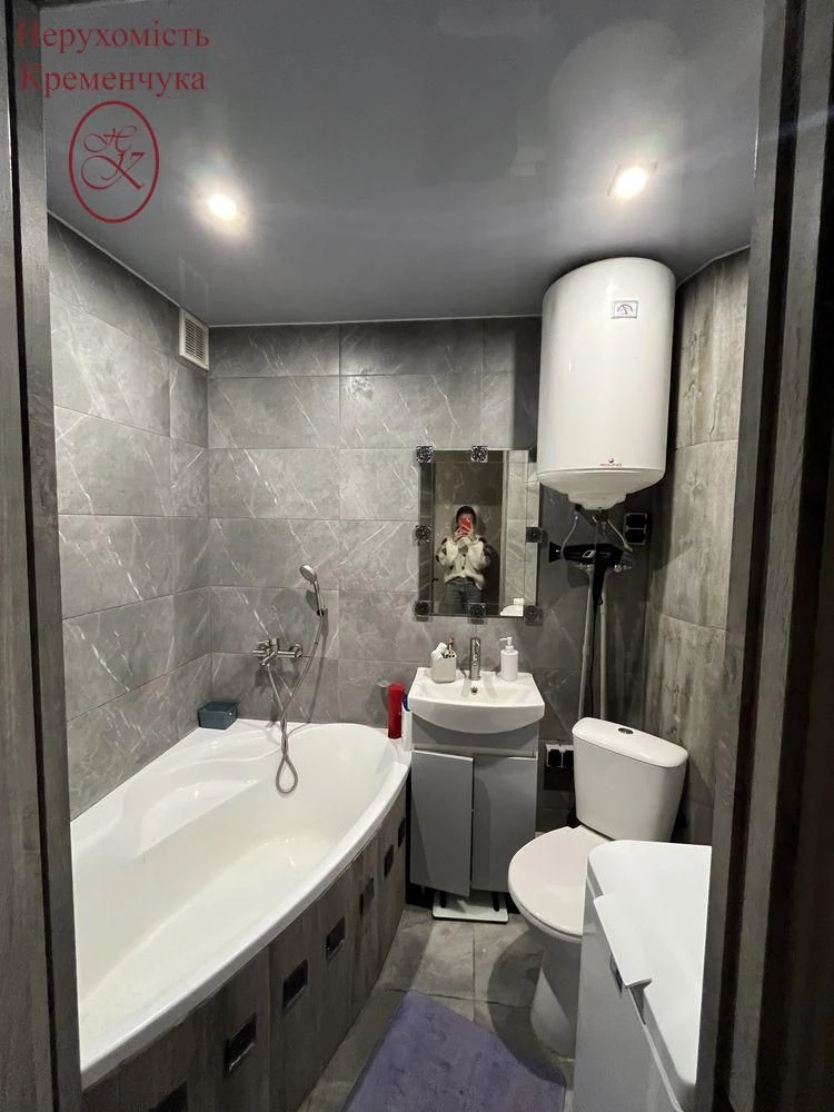 Sale of a 2-bedroom apartment in Heroiv Mariupol